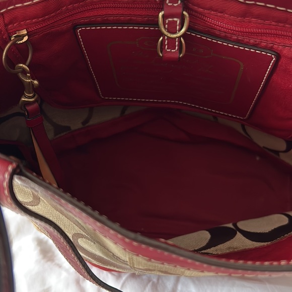 Authentic wine and brown monogram Coach shoulder bag. - Picture 6 of 10